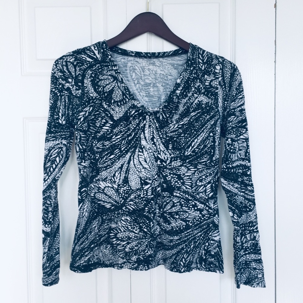 *3 for $12 sale*  Marble pattern knit shirt